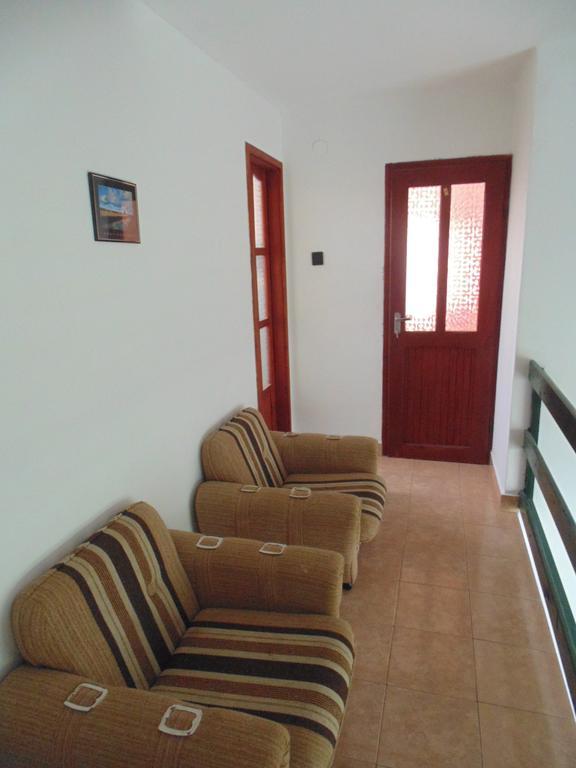 Huta Vendeghaz Hotel Kishuta Buitenkant foto